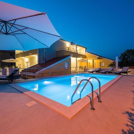 Villa Petra S Bazenom, Rostiljem I Parkingom Zadar Exterior photo