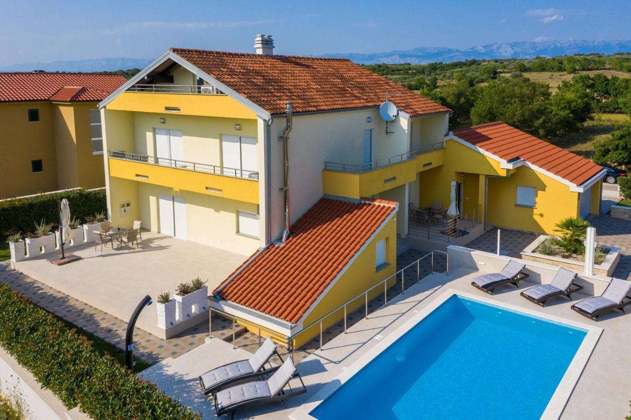 Villa Petra S Bazenom, Rostiljem I Parkingom Zadar Exterior photo