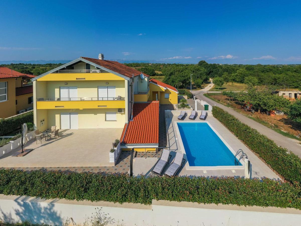 Villa Petra S Bazenom, Rostiljem I Parkingom Zadar Exterior photo